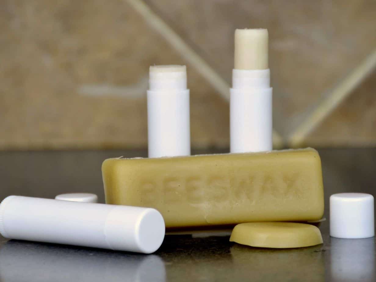 How to make your lips big Using Beeswax